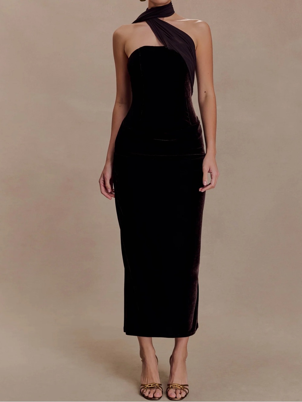 NWT Meshki
Mattea Velvet Midi Dress With Scarf - Chocolate